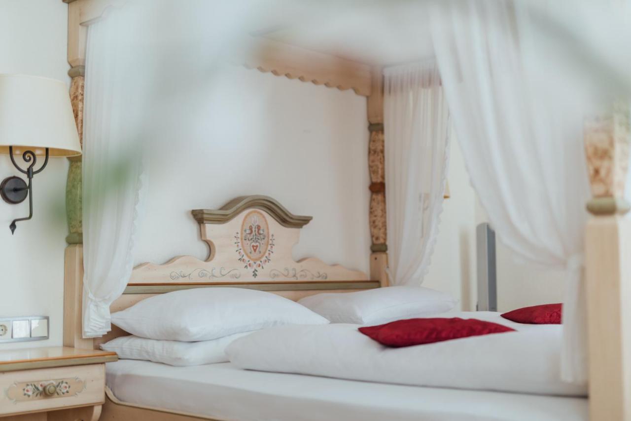 Hotel De France 4*