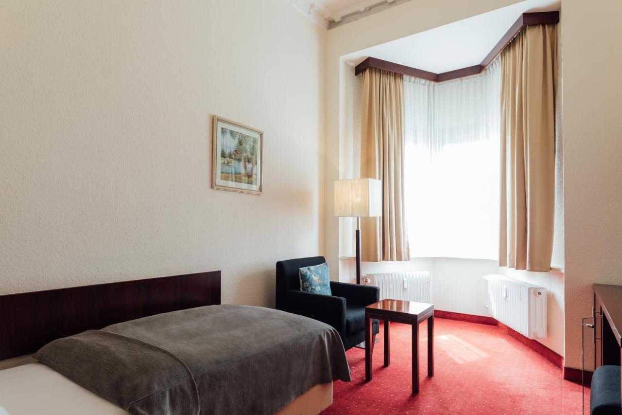 Hotel De France 4*