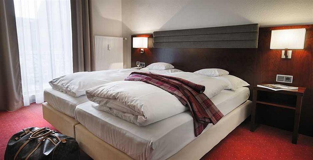 Hotel De France 4*